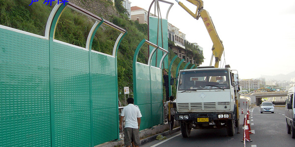 高速公路吸声屏障 深圳隔音屏障 包安装 