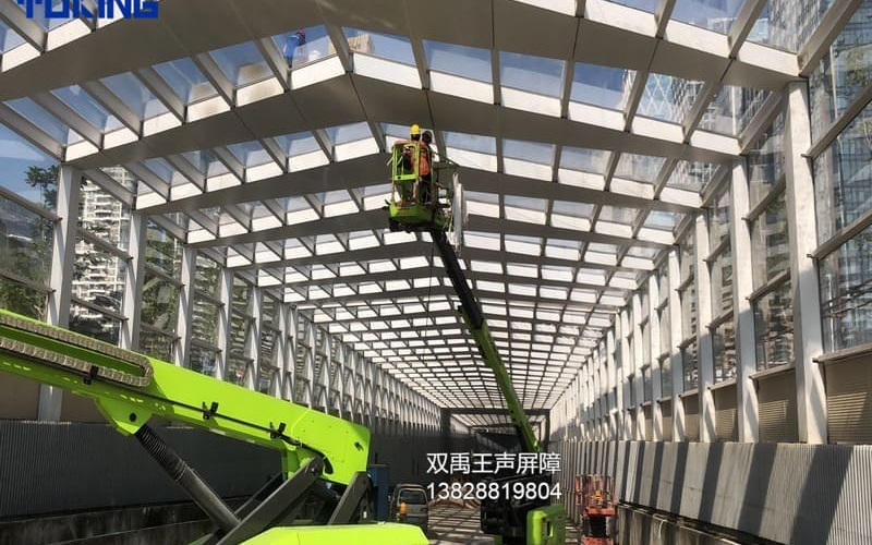2021年-深圳桂庙路科苑南段全封闭声屏障
