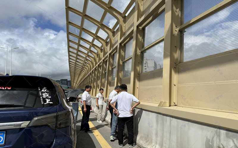 深圳市坪盐通道坪山高中园段声屏障工程-折臂式声屏障